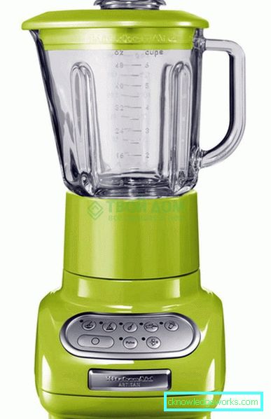 Blender s posudom Blender s posudom