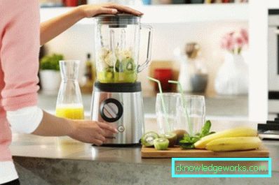 Blender s posudom Blender s posudom