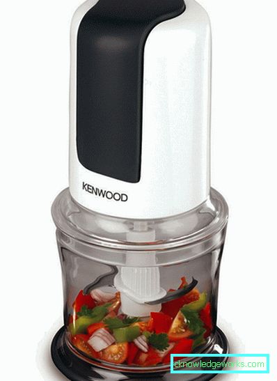 Blender s posudom Blender s posudom