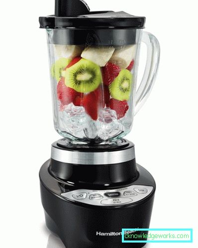 Blender s posudom Blender s posudom