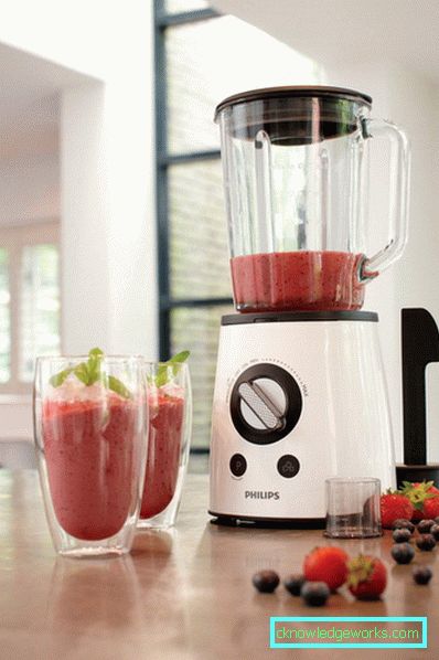 Blender s posudom Blender s posudom