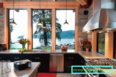 Dizajn kuhinje s prozorom - 50 fotografija interijera