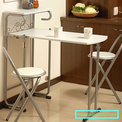 Sklopive barske stolice - praktični namještaj u apartmanu Sklopive barske stolice - praktični namještaj u apartmanu