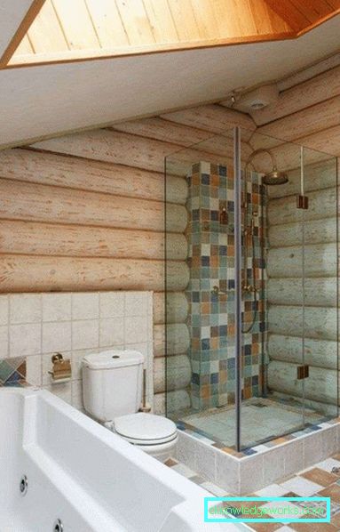 Kupaonica u drvenoj kući vlastitim rukama